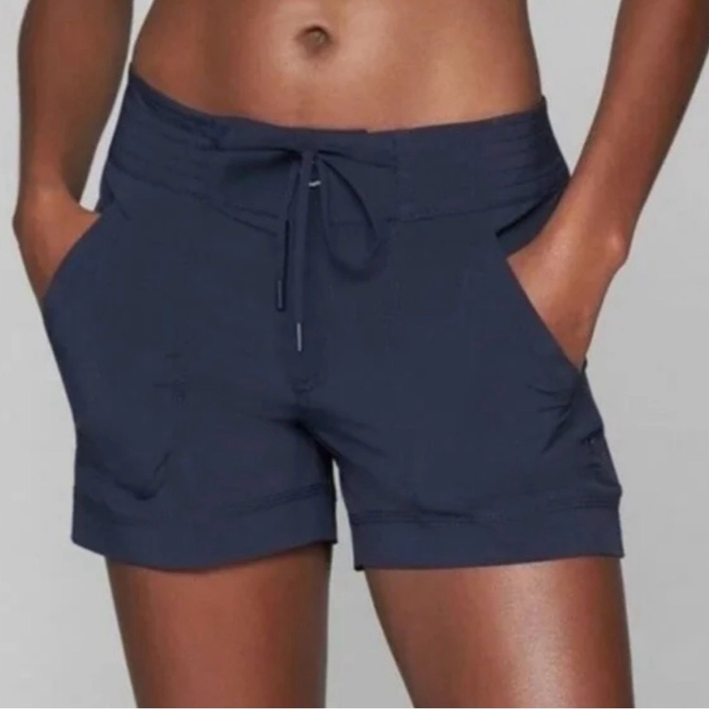 Athleta Rincon Bermuda Shorts in Navy Blue